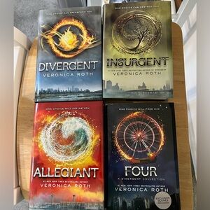 Divergent Series Hardcover Book Set